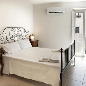 Dom wakacyjny Garibaldi 94- Intera Casa A 2 Passi Dal Duomo 